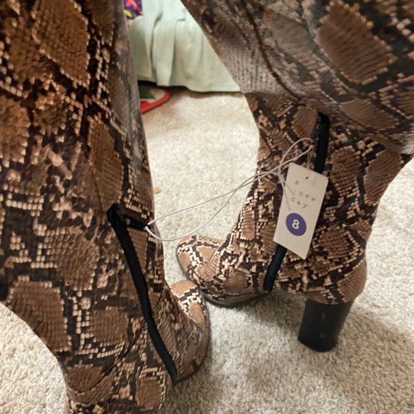 Snakeskin boots - Picture 7 of 11